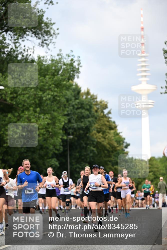 29.06.2025 - hella hamburg halbmarathon Dr. Thomas Lammeyer http://msf.ph/oto/8345285 29.06.2025 10:40:38 Kennedybrücke 1008, 1010, 1102, 1183, 1224, 1284, 3243, 3401, 3699, 3990, 4245, 4902, 4937, 5171, 5240, 5246, 5540, 5747, 5919, 6417, 8530, 8581, 9229, 9295, 9432, 9694, 9701, 10336, 10341, 10531, 10577, 10984 meine-sportfotos.de