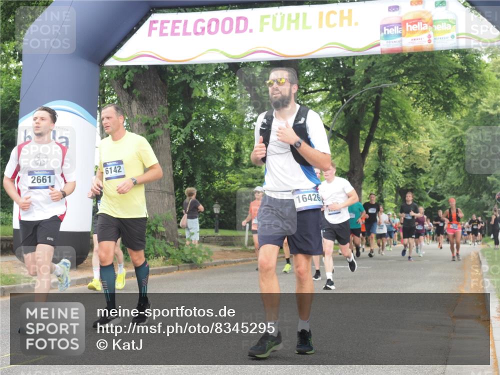 29.06.2025 - hella hamburg halbmarathon KatJ http://msf.ph/oto/8345295 29.06.2025 10:49:28 Zwischen KM18-KM19 1147, 1184, 2661, 3625, 5058, 5379, 6142 meine-sportfotos.de
