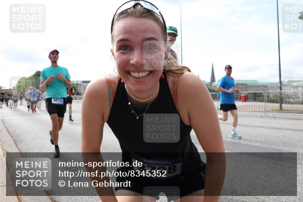 29.06.2025 - hella hamburg halbmarathon Lena Gebhardt http://msf.ph/oto/8345352 29.06.2025 10:13:34 Lombardsbrücke 9612, 3728, 1007, 1131, 1747, 1859, 2055, 2359, 2721, 2904, 2961, 2987, 3218, 3360, 3728, 3729, 4001, 4187, 4795, 4950, 5232, 5546, 5631, 5719, 6026, 6489, 6717, 6724, 7346, 7446, 7447, 7460, 7462, 7913, 8279, 8673, 8913, 9128, 9527, 9612, 9631, 10977, 11441, 12313, 12492, 12797, 12928, 12929, 13331, 13928, 15085, 15663, 15721, 15722, 15922, 16030, 16255, 16437, 16491, 17472, 17474, 17988, 18048, 18222, 18231, 18732 meine-sportfotos.de