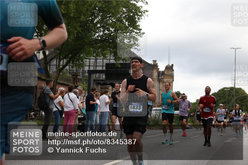 29.06.2025 - hella hamburg halbmarathon Yannick Fuchs http://msf.ph/oto/8345387 29.06.2025 10:52:24 20KM 1319, 1833, 2159, 2250, 2619, 2656, 2711, 2996, 3251, 4550, 4708, 4767, 5277, 5675, 6138, 6147, 6592, 7082, 7659, 7856, 8089, 9230, 9553, 9555, 10020, 10268, 10319, 10518, 10703, 11394, 11605, 11808, 11846, 12378, 12495, 12734, 12735, 12879, 13287, 13512, 13654, 13694, 14355, 14673, 15197, 15434, 15527, 16189, 17531, 17665, 17814, 17827, 17839, 17967, 18727, 18985 meine-sportfotos.de