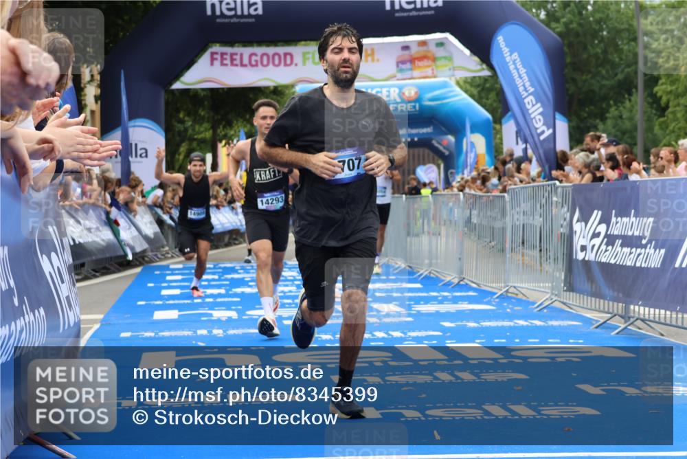 29.06.2025 - hella hamburg halbmarathon Strokosch-Dieckow http://msf.ph/oto/8345399 29.06.2025 10:32:34 Ziel 1707, 1990, 11745, 11877, 12987, 13199, 13961, 14293, 14908, 16619, 17117, 18135, 18562, 18563 meine-sportfotos.de