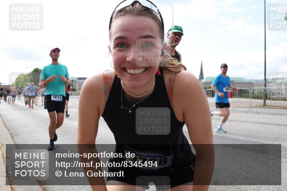 29.06.2025 - hella hamburg halbmarathon Lena Gebhardt http://msf.ph/oto/8345494 29.06.2025 10:13:34 Lombardsbrücke 9612, 3728, 1007, 1131, 1747, 1859, 2055, 2359, 2721, 2904, 2961, 2987, 3218, 3360, 3728, 3729, 4001, 4187, 4795, 4950, 5232, 5546, 5631, 5719, 6026, 6489, 6717, 6724, 7346, 7446, 7447, 7460, 7462, 7913, 8279, 8673, 8913, 9128, 9527, 9612, 9631, 10977, 11441, 12313, 12492, 12797, 12928, 12929, 13331, 13928, 15085, 15663, 15721, 15722, 15922, 16030, 16255, 16437, 16491, 17472, 17474, 17988, 18048, 18222, 18231, 18732 meine-sportfotos.de