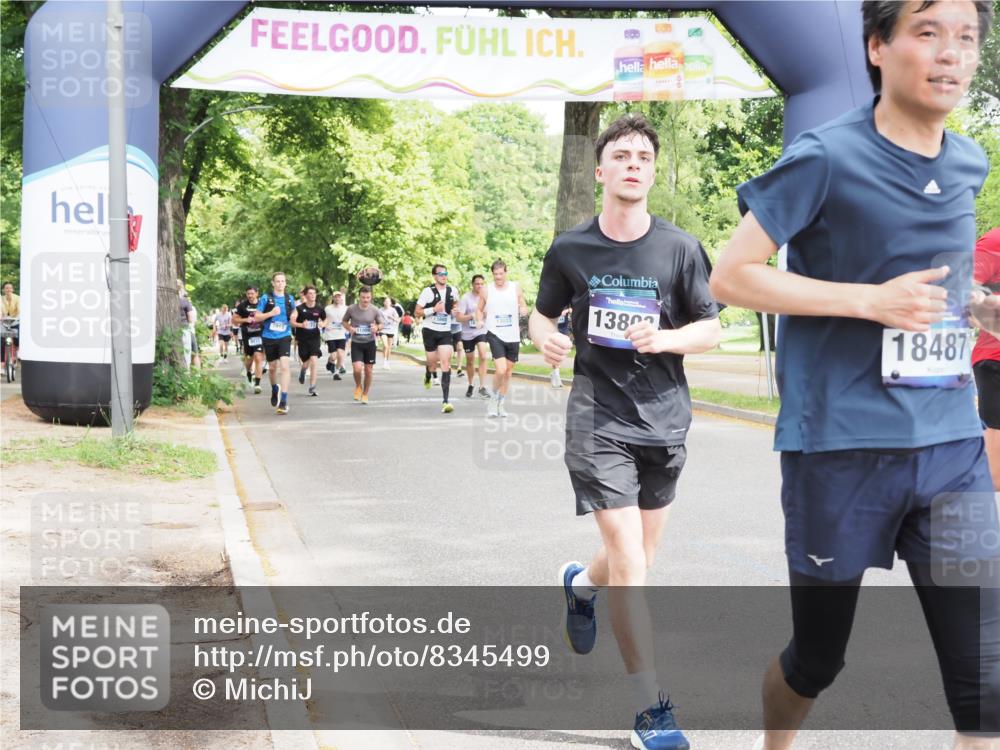 29.06.2025 - hella hamburg halbmarathon MichiJ http://msf.ph/oto/8345499 29.06.2025 10:40:34 Zwischen KM18-KM19 1499, 2074, 3999, 6877, 6897, 7232, 9163, 12490, 13033, 13803, 13865, 16357, 16477, 17130, 18487, 19244 meine-sportfotos.de