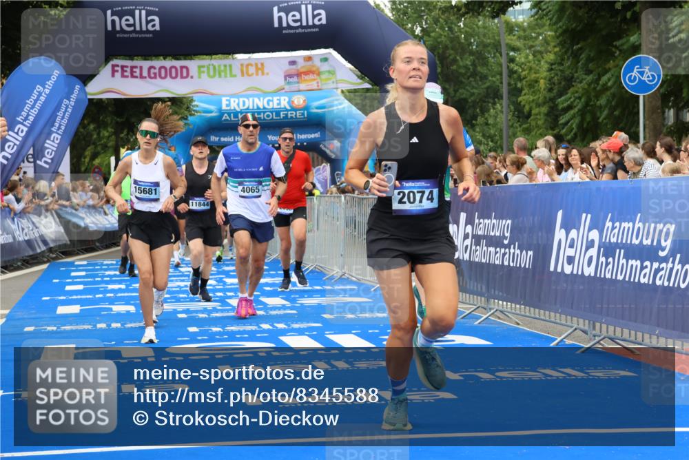 29.06.2025 - hella hamburg halbmarathon Strokosch-Dieckow http://msf.ph/oto/8345588 29.06.2025 10:53:17 Ziel 1683, 1727, 2074, 2354, 4065, 6198, 6942, 7312, 7383, 8273, 8361, 8651, 9142, 11844, 12490, 12875, 13997, 15179, 15681, 15838, 16929, 16986, 18134, 18901 meine-sportfotos.de