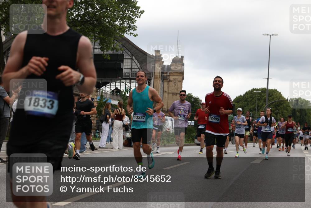 29.06.2025 - hella hamburg halbmarathon Yannick Fuchs http://msf.ph/oto/8345652 29.06.2025 10:52:25 20KM 1319, 1833, 2159, 2250, 2619, 2711, 2996, 3251, 4550, 4708, 4767, 5675, 6138, 6147, 6592, 7082, 7659, 7856, 8089, 9230, 9553, 9555, 10020, 10268, 10319, 10518, 10703, 11394, 11605, 11808, 11846, 12378, 12495, 12734, 12735, 12879, 13287, 13512, 13654, 13694, 14355, 14673, 15197, 15434, 15527, 16189, 17531, 17665, 17814, 17839, 17967, 18682, 18727, 18985 meine-sportfotos.de