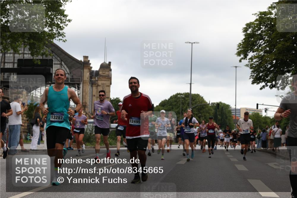 29.06.2025 - hella hamburg halbmarathon Yannick Fuchs http://msf.ph/oto/8345665 29.06.2025 10:52:25 20KM 1319, 1833, 2159, 2250, 2619, 2711, 2996, 3251, 4550, 4708, 4767, 5675, 6138, 6147, 6592, 7082, 7659, 7856, 8089, 9230, 9553, 9555, 10020, 10268, 10319, 10518, 10703, 11394, 11605, 11808, 11846, 12378, 12495, 12734, 12735, 12879, 13287, 13512, 13654, 13694, 14355, 14673, 15197, 15434, 15527, 16189, 17531, 17665, 17814, 17839, 17967, 18682, 18727, 18985 meine-sportfotos.de