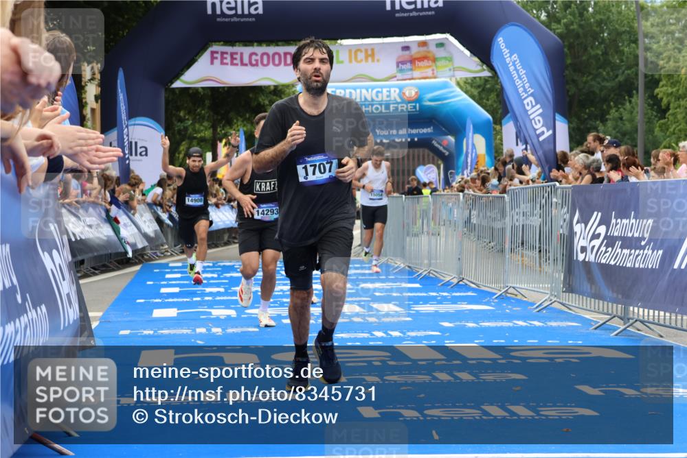 29.06.2025 - hella hamburg halbmarathon Strokosch-Dieckow http://msf.ph/oto/8345731 29.06.2025 10:32:34 Ziel 1707, 1990, 11745, 11877, 12987, 13199, 13961, 14293, 14908, 16619, 17117, 18135, 18562, 18563 meine-sportfotos.de