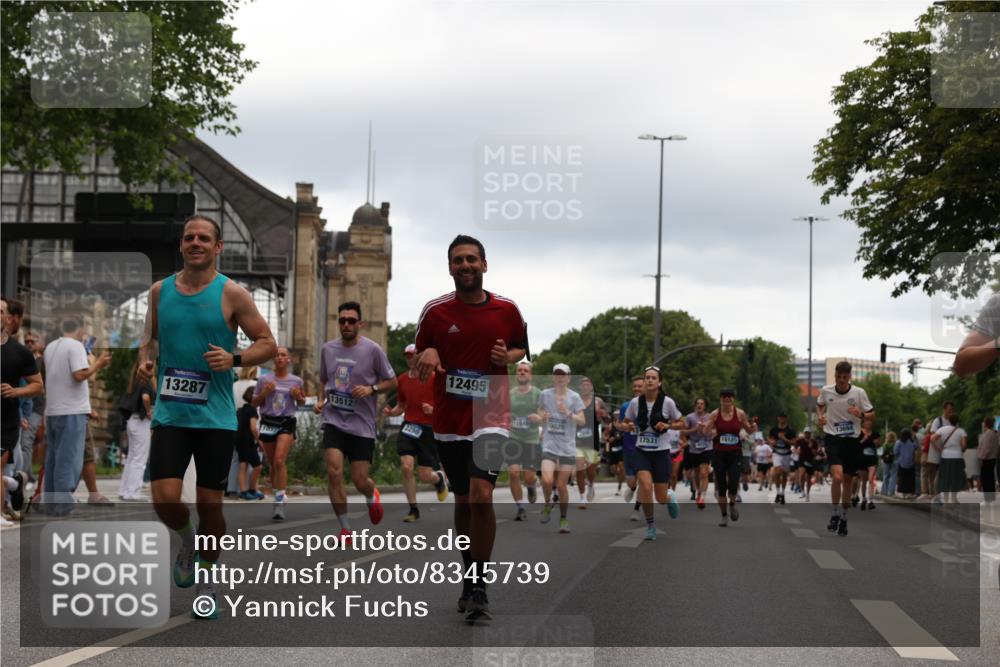 29.06.2025 - hella hamburg halbmarathon Yannick Fuchs http://msf.ph/oto/8345739 29.06.2025 10:52:25 20KM 1319, 1833, 2159, 2250, 2619, 2711, 2996, 3251, 4550, 4708, 4767, 5675, 6138, 6147, 6592, 7082, 7659, 7856, 8089, 9230, 9553, 9555, 10020, 10268, 10319, 10518, 10703, 11394, 11605, 11808, 11846, 12378, 12495, 12734, 12735, 12879, 13287, 13512, 13654, 13694, 14355, 14673, 15197, 15434, 15527, 16189, 17531, 17665, 17814, 17839, 17967, 18682, 18727, 18985 meine-sportfotos.de