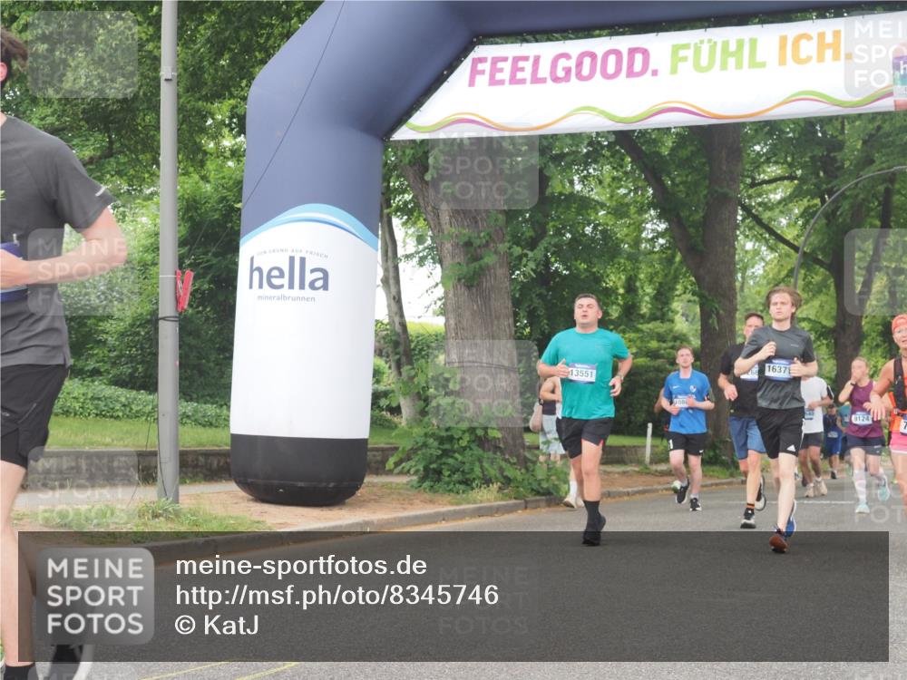 29.06.2025 - hella hamburg halbmarathon KatJ http://msf.ph/oto/8345746 29.06.2025 10:49:33 Zwischen KM18-KM19 1184, 2661, 4511, 6142, 7869 meine-sportfotos.de
