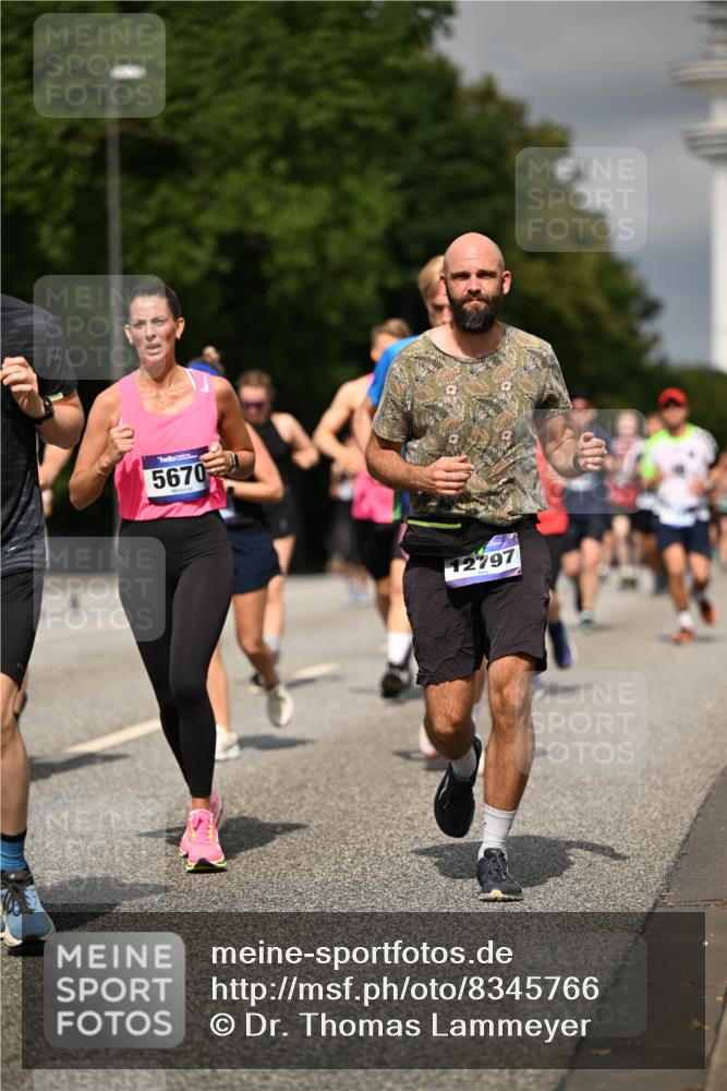 29.06.2025 - hella hamburg halbmarathon Dr. Thomas Lammeyer http://msf.ph/oto/8345766 29.06.2025 10:18:19 Kennedybrücke 1131, 1406, 1480, 2990, 3020, 3025, 3154, 3728, 3756, 3834, 3939, 5191, 5546, 5670, 6028, 6083, 6089, 6366, 6717, 7209, 7442, 7802, 7840, 7991, 8001, 8147, 8409, 9173, 9663, 9845, 10224, 10610, 10977, 11355 meine-sportfotos.de