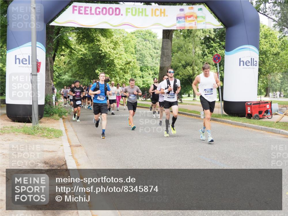29.06.2025 - hella hamburg halbmarathon MichiJ http://msf.ph/oto/8345874 29.06.2025 10:40:36 Zwischen KM18-KM19 3999, 6877, 7232, 9032, 12490, 13033, 13803, 13865, 16357, 16780, 18487 meine-sportfotos.de