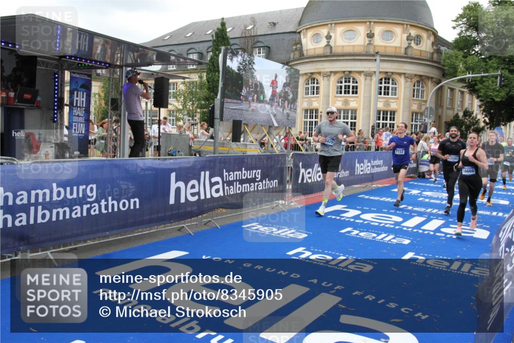 29.06.2025 - hella hamburg halbmarathon Michael Strokosch http://msf.ph/oto/8345905 29.06.2025 10:52:10 Ziel 1482, 2397, 2595, 5093, 5378, 6897, 7732, 9082, 12580, 13726, 14248, 15506, 15829, 16179, 16320, 16666, 17033, 18801 meine-sportfotos.de