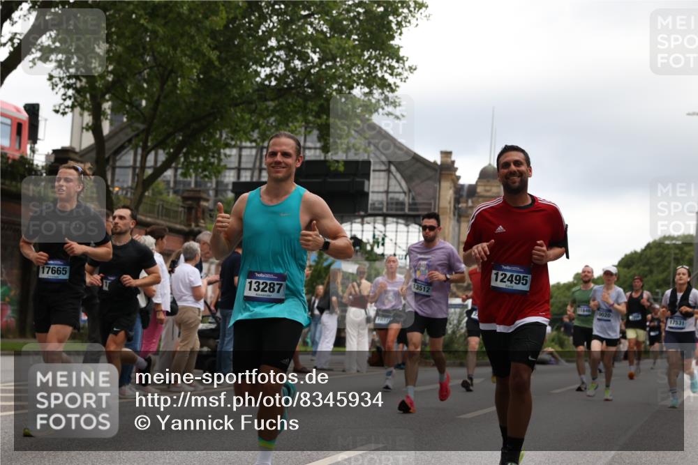 29.06.2025 - hella hamburg halbmarathon Yannick Fuchs http://msf.ph/oto/8345934 29.06.2025 10:52:26 20KM 1319, 1833, 2159, 2250, 2619, 2711, 2996, 3251, 4550, 4708, 4767, 5675, 6138, 6147, 6592, 7082, 7659, 7856, 8089, 9230, 9553, 9555, 9835, 10020, 10268, 10319, 10518, 10703, 11394, 11605, 11808, 11846, 12378, 12495, 12734, 12735, 12879, 13287, 13512, 13654, 13694, 14355, 14673, 15197, 15434, 15527, 16189, 17531, 17665, 17814, 17839, 17967, 18682, 18727, 18985 meine-sportfotos.de