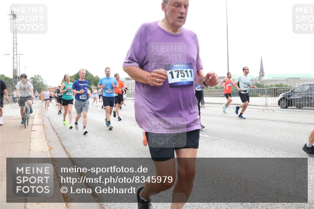 29.06.2025 - hella hamburg halbmarathon Lena Gebhardt http://msf.ph/oto/8345979 29.06.2025 10:38:28 Lombardsbrücke 12671, 2498, 12675, 17511, 9699, 56, 1196, 1394, 1457, 1596, 1721, 1742, 1791, 1901, 1966, 2113, 2151, 2498, 2576, 2660, 2693, 2786, 3010, 3094, 3095, 3216, 3242, 3286, 3323, 3338, 3635, 3636, 3716, 3726, 3777, 3841, 3880, 4028, 4139, 4155, 4159, 4259, 4260, 4316, 4414, 4883, 4921, 5085, 5089, 5155, 5300, 5617, 5684, 5713, 5735, 5913, 6199, 6200, 6695, 6696, 6751, 6875, 6930, 7117, 7118, 7148, 7165, 7371, 7552, 7561, 7629, 7692, 7849, 7868, 7914 meine-sportfotos.de