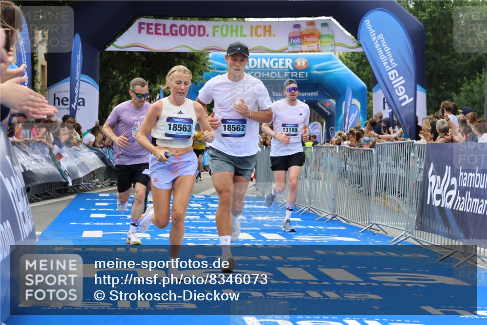 29.06.2025 - hella hamburg halbmarathon Strokosch-Dieckow http://msf.ph/oto/8346073 29.06.2025 10:32:30 Ziel 1707, 5070, 5746, 7845, 8883, 11745, 11877, 13199, 14293, 14908, 16619, 16957, 18135, 18562, 18563 meine-sportfotos.de