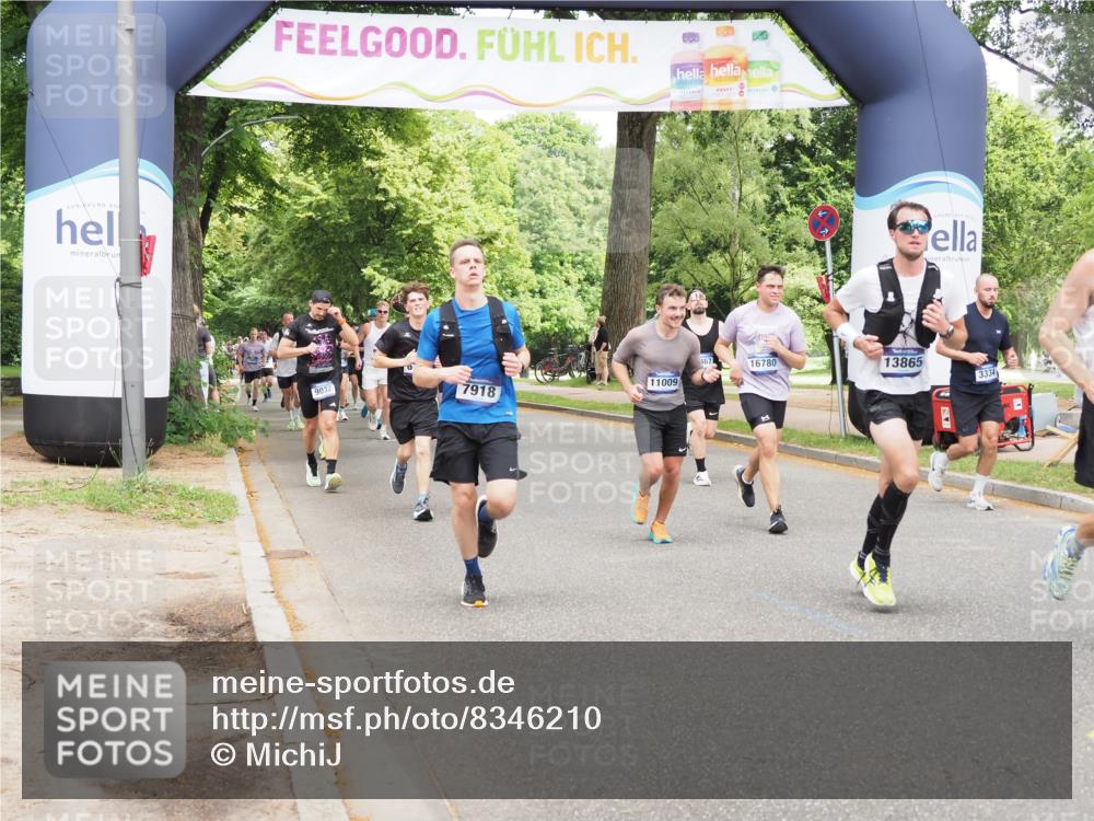 29.06.2025 - hella hamburg halbmarathon MichiJ http://msf.ph/oto/8346210 29.06.2025 10:40:37 Zwischen KM18-KM19 3334, 3999, 6877, 7232, 7918, 9032, 12490, 13033, 13803, 13865, 16357, 16780, 18487 meine-sportfotos.de