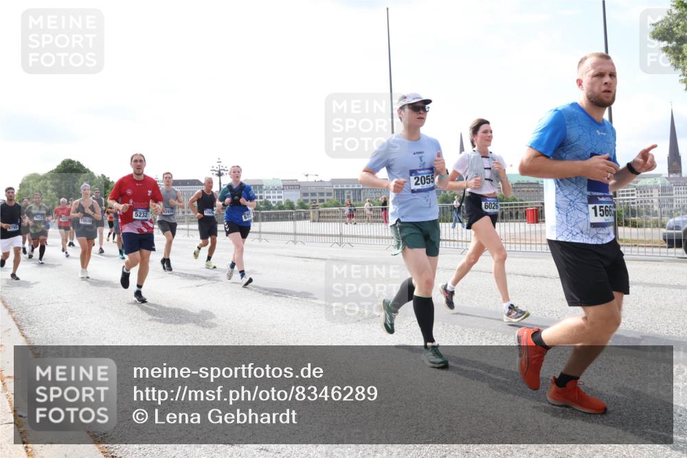 29.06.2025 - hella hamburg halbmarathon Lena Gebhardt http://msf.ph/oto/8346289 29.06.2025 10:13:39 Lombardsbrücke 7913, 2904, 5232, 12928, 12929, 4795, 672, 2055, 6026, 1566, 1007, 1131, 1480, 1747, 1859, 2055, 2359, 2721, 2904, 2961, 2987, 3218, 3360, 3728, 3729, 4001, 4187, 4795, 4950, 5232, 5546, 5631, 5719, 6026, 6489, 6710, 6717, 6724, 7346, 7446, 7447, 7460, 7462, 7913, 8279, 8673, 8913, 9128, 9527, 9612, 9631, 10442, 10443, 10977, 11441, 12313, 12492, 12797, 12928, 12929, 13331, 13928, 15085, 15663, 15721, 15722, 15922, 16491, 17472, 17474, 17985, 17988, 18222, 18231, 18732 meine-sportfotos.de