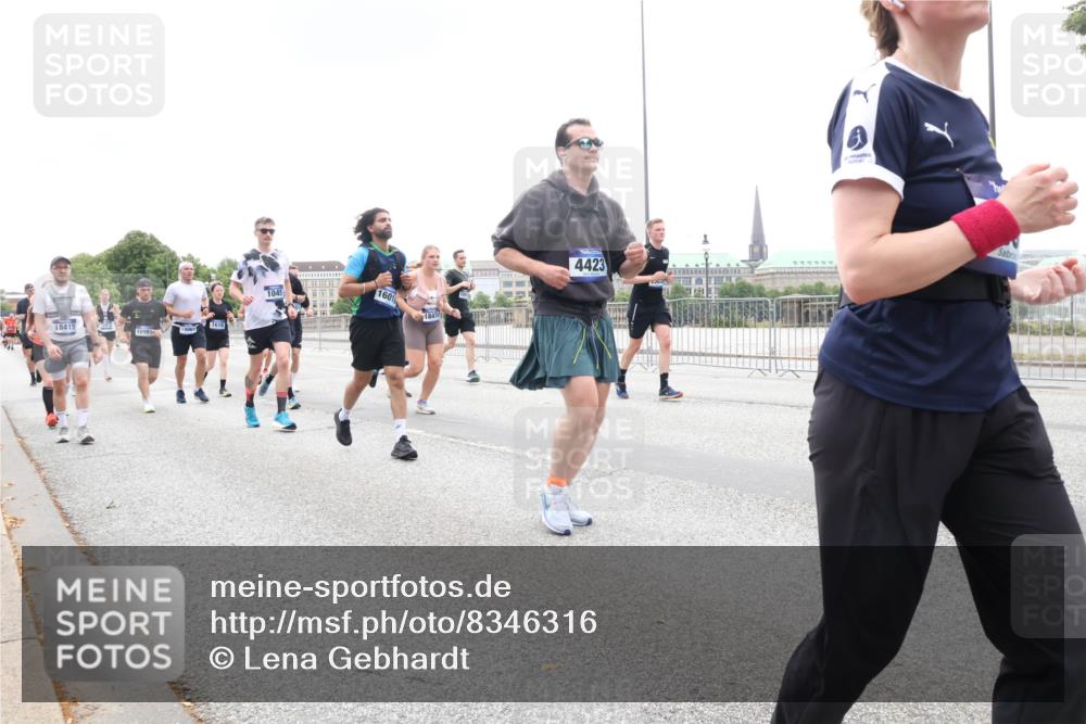 29.06.2025 - hella hamburg halbmarathon Lena Gebhardt http://msf.ph/oto/8346316 29.06.2025 10:47:50 Lombardsbrücke 18415, 1099, 1618, 1045, 1601, 1847, 4423, 1045, 1174, 1175, 1246, 1392, 1434, 1618, 1639, 1701, 1926, 2148, 2163, 2197, 2407, 2491, 2545, 2704, 2790, 2882, 2994, 3049, 3339, 3468, 4037, 4325, 4327, 4423, 4856, 4974, 4975, 5621, 5622, 5886, 5895, 6255, 6256, 6995, 7240, 7393, 7394, 7403, 7427, 7916, 7970, 8077, 8270, 8310, 8550, 8774, 8953, 9356, 9687, 9696, 9697, 10658, 10777, 10794, 10991, 11351, 11458, 11548, 11730, 11738, 11781, 11802, 11909, 12431 meine-sportfotos.de