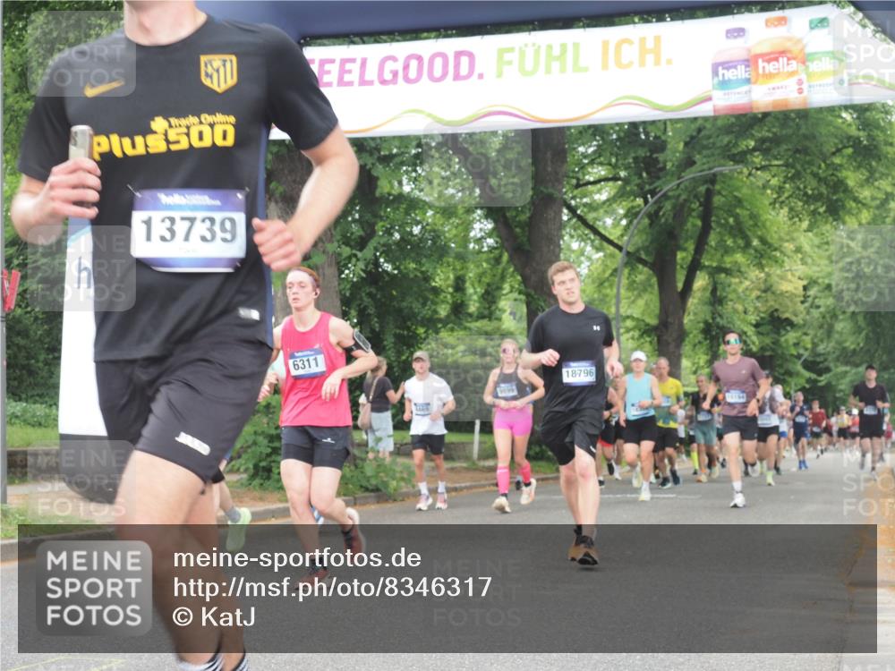 29.06.2025 - hella hamburg halbmarathon KatJ http://msf.ph/oto/8346317 29.06.2025 10:49:42 Zwischen KM18-KM19 1114, 1940, 4859, 6311 meine-sportfotos.de