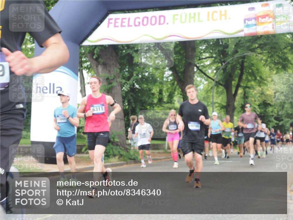 29.06.2025 - hella hamburg halbmarathon KatJ http://msf.ph/oto/8346340 29.06.2025 10:49:42 Zwischen KM18-KM19 1114, 1940, 4859, 6311 meine-sportfotos.de