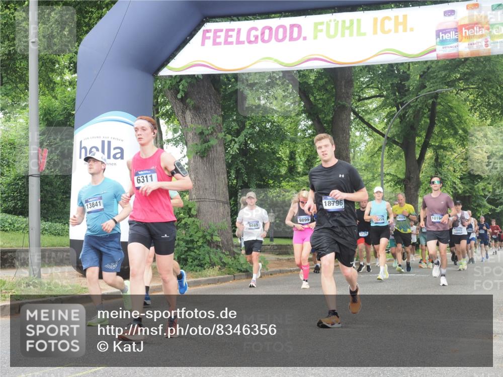 29.06.2025 - hella hamburg halbmarathon KatJ http://msf.ph/oto/8346356 29.06.2025 10:49:42 Zwischen KM18-KM19 1114, 1940, 4859, 6311 meine-sportfotos.de