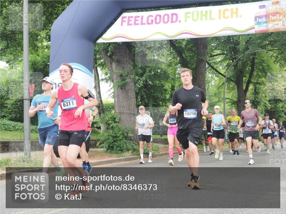 29.06.2025 - hella hamburg halbmarathon KatJ http://msf.ph/oto/8346373 29.06.2025 10:49:42 Zwischen KM18-KM19 1114, 1940, 4859, 6311 meine-sportfotos.de