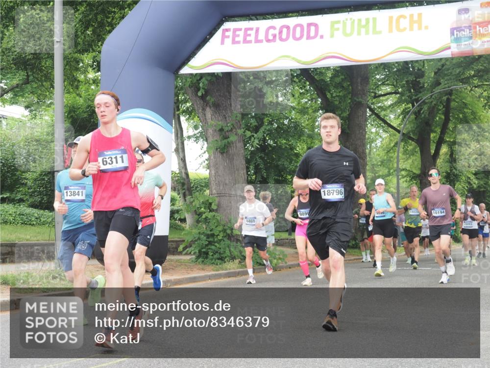 29.06.2025 - hella hamburg halbmarathon KatJ http://msf.ph/oto/8346379 29.06.2025 10:49:42 Zwischen KM18-KM19 1114, 1940, 4859, 6311 meine-sportfotos.de