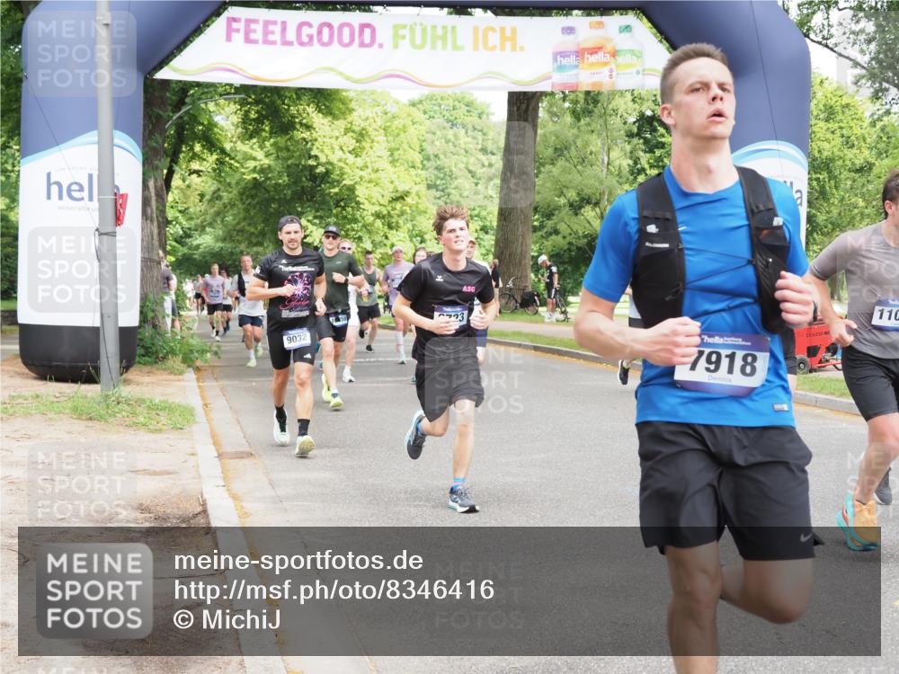 29.06.2025 - hella hamburg halbmarathon MichiJ http://msf.ph/oto/8346416 29.06.2025 10:40:38 Zwischen KM18-KM19 3334, 3999, 6723, 7232, 7918, 9032, 11009, 11333, 12490, 12607, 13033, 13803, 13865, 14239, 16467, 16780, 18487 meine-sportfotos.de