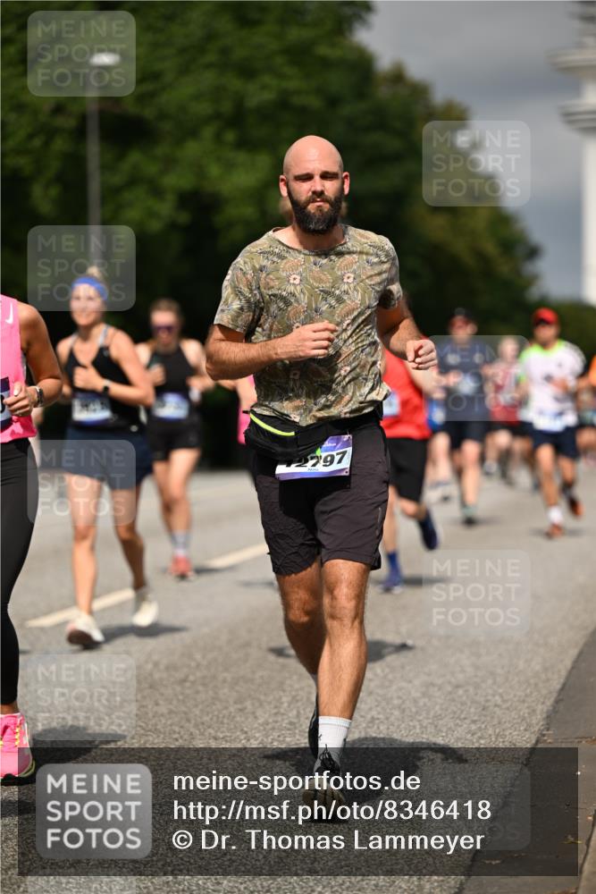 29.06.2025 - hella hamburg halbmarathon Dr. Thomas Lammeyer http://msf.ph/oto/8346418 29.06.2025 10:18:20 Kennedybrücke 1071, 1131, 1406, 1480, 2990, 3020, 3025, 3154, 3728, 3756, 3834, 3939, 5191, 5546, 5670, 6028, 6083, 6366, 6717, 7209, 7442, 7802, 7840, 7991, 8001, 8055, 8147, 8409, 9173, 9663, 9845, 10224, 10610, 10977, 11355 meine-sportfotos.de