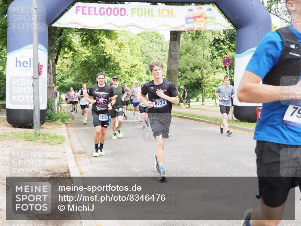 29.06.2025 - hella hamburg halbmarathon MichiJ http://msf.ph/oto/8346476 29.06.2025 10:40:39 Zwischen KM18-KM19 3334, 3999, 6723, 7918, 9032, 10724, 11009, 11333, 12490, 12607, 13033, 13803, 13865, 14239, 16467, 16780, 18487 meine-sportfotos.de