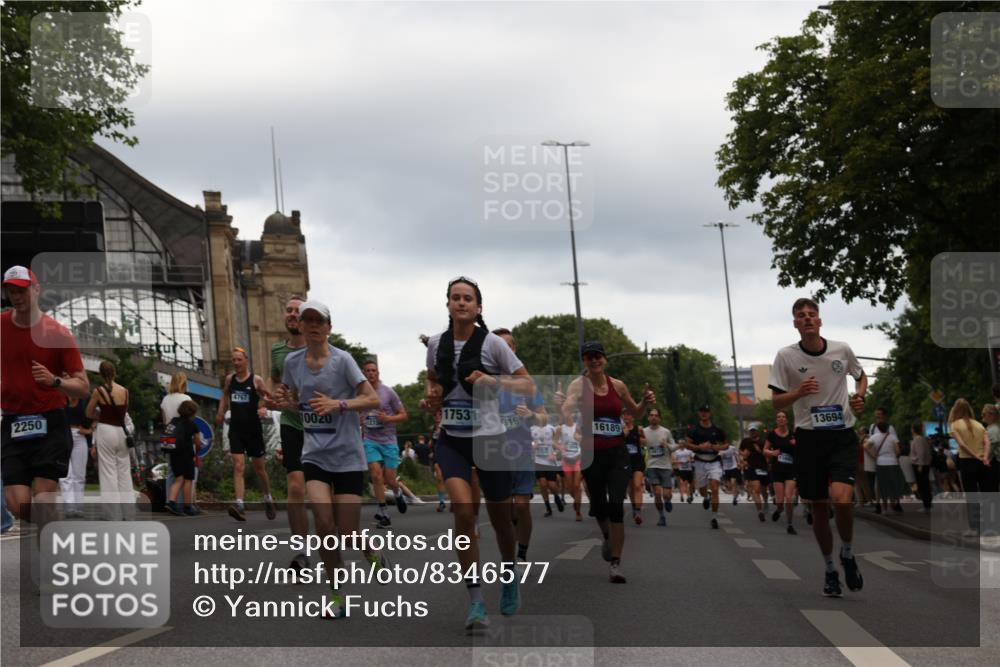 29.06.2025 - hella hamburg halbmarathon Yannick Fuchs http://msf.ph/oto/8346577 29.06.2025 10:52:28 20KM 1319, 1833, 2159, 2250, 2619, 2711, 2996, 3251, 4550, 4767, 5675, 6592, 7659, 7856, 8089, 9230, 9553, 9555, 9835, 10020, 10268, 10319, 10518, 10539, 10703, 11394, 11605, 11808, 11846, 12378, 12495, 12734, 12735, 12809, 12879, 13287, 13512, 13654, 13694, 14355, 14673, 15197, 15527, 16189, 16409, 17531, 17665, 17814, 17839, 17967, 18682, 18727, 18833, 18985, 19002, 19003 meine-sportfotos.de