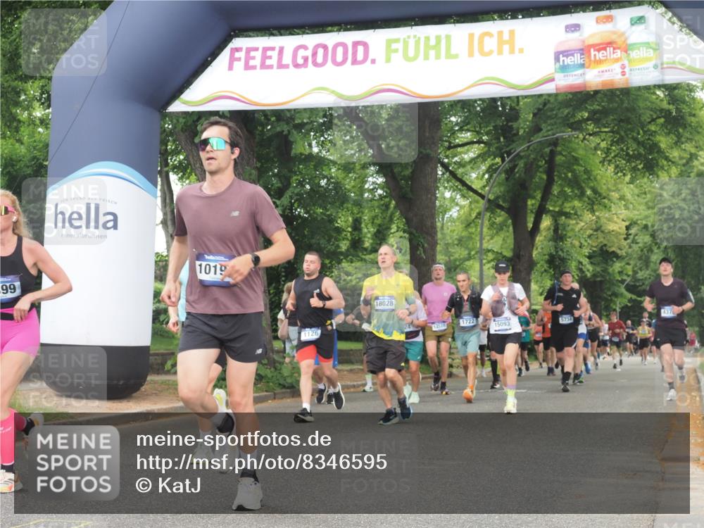 29.06.2025 - hella hamburg halbmarathon KatJ http://msf.ph/oto/8346595 29.06.2025 10:49:45 Zwischen KM18-KM19 1126, 1724, 6311, 8469 meine-sportfotos.de