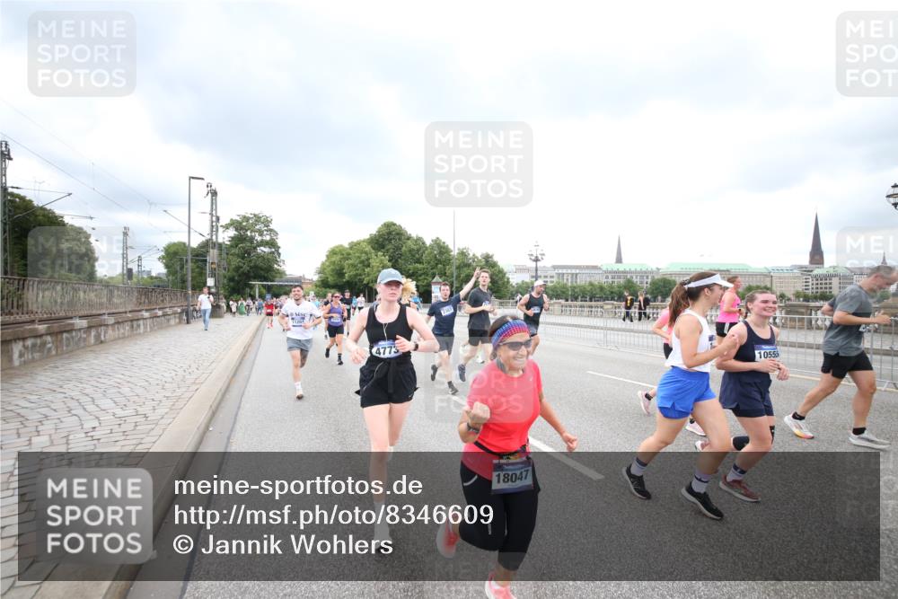 29.06.2025 - hella hamburg halbmarathon Jannik Wohlers http://msf.ph/oto/8346609 29.06.2025 10:56:13 Lombardsbrücke 1047, 2143, 2307, 2887, 2991, 3438, 3516, 3517, 3520, 3614, 3675, 3676, 3953, 3987, 4094, 4118, 4773, 5237, 5438, 5911, 6348, 6349, 7090, 7307, 7711, 8108, 8150, 8606, 8939, 8943, 9172, 9210, 9910, 10555, 10569, 10571, 10932, 10936, 11047, 11089, 11204, 12221, 12328, 12354, 12543, 12993, 13096, 13108, 13834, 14613, 14711, 14746, 15215, 15747, 16034, 16934, 17092, 17494, 17797, 18047, 18197, 18247 meine-sportfotos.de