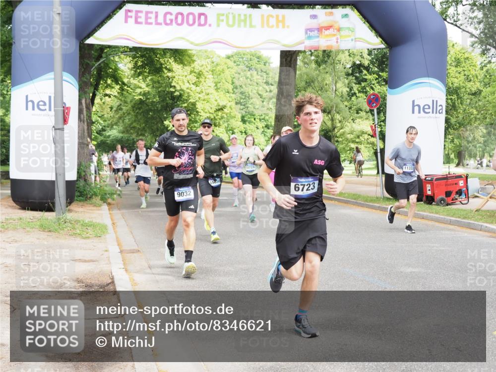 29.06.2025 - hella hamburg halbmarathon MichiJ http://msf.ph/oto/8346621 29.06.2025 10:40:39 Zwischen KM18-KM19 3334, 3999, 6723, 7918, 9032, 10724, 11009, 11333, 12490, 12607, 13033, 13803, 13865, 14239, 16467, 16780, 18487 meine-sportfotos.de