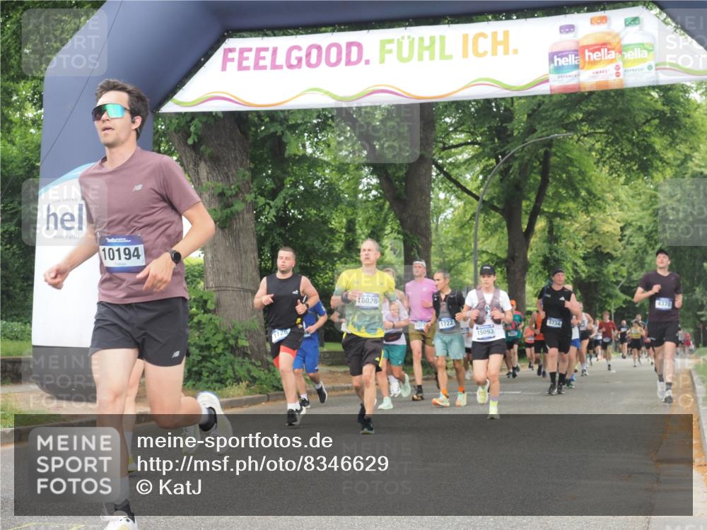 29.06.2025 - hella hamburg halbmarathon KatJ http://msf.ph/oto/8346629 29.06.2025 10:49:45 Zwischen KM18-KM19 1126, 1724, 6311, 8469 meine-sportfotos.de