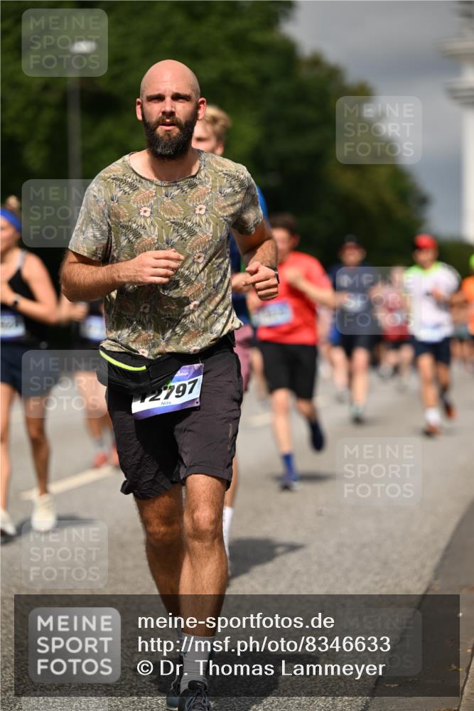 29.06.2025 - hella hamburg halbmarathon Dr. Thomas Lammeyer http://msf.ph/oto/8346633 29.06.2025 10:18:20 Kennedybrücke 1071, 1131, 1406, 1480, 2990, 3020, 3025, 3154, 3728, 3756, 3834, 3939, 5191, 5546, 5670, 6028, 6083, 6366, 6717, 7209, 7442, 7802, 7840, 7991, 8001, 8055, 8147, 8409, 9173, 9663, 9845, 10224, 10610, 10977, 11355 meine-sportfotos.de