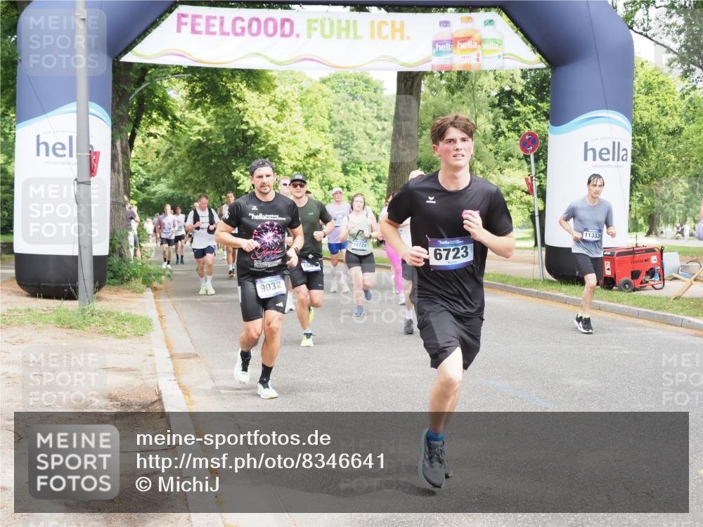 29.06.2025 - hella hamburg halbmarathon MichiJ http://msf.ph/oto/8346641 29.06.2025 10:40:39 Zwischen KM18-KM19 3334, 3999, 6723, 7918, 9032, 10724, 11009, 11333, 12490, 12607, 13033, 13803, 13865, 14239, 16467, 16780, 18487 meine-sportfotos.de