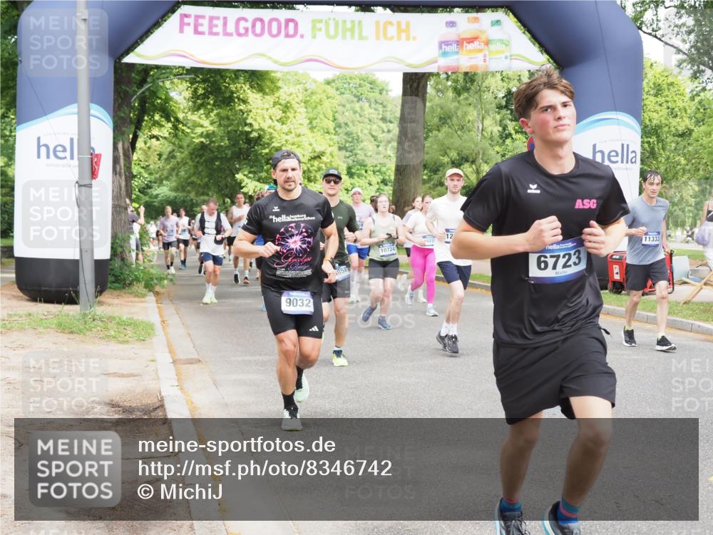 29.06.2025 - hella hamburg halbmarathon MichiJ http://msf.ph/oto/8346742 29.06.2025 10:40:40 Zwischen KM18-KM19 3334, 3999, 6723, 7918, 8335, 9032, 10724, 11009, 11333, 11689, 12607, 13033, 13803, 13865, 14239, 16467, 16780, 18418, 18487 meine-sportfotos.de