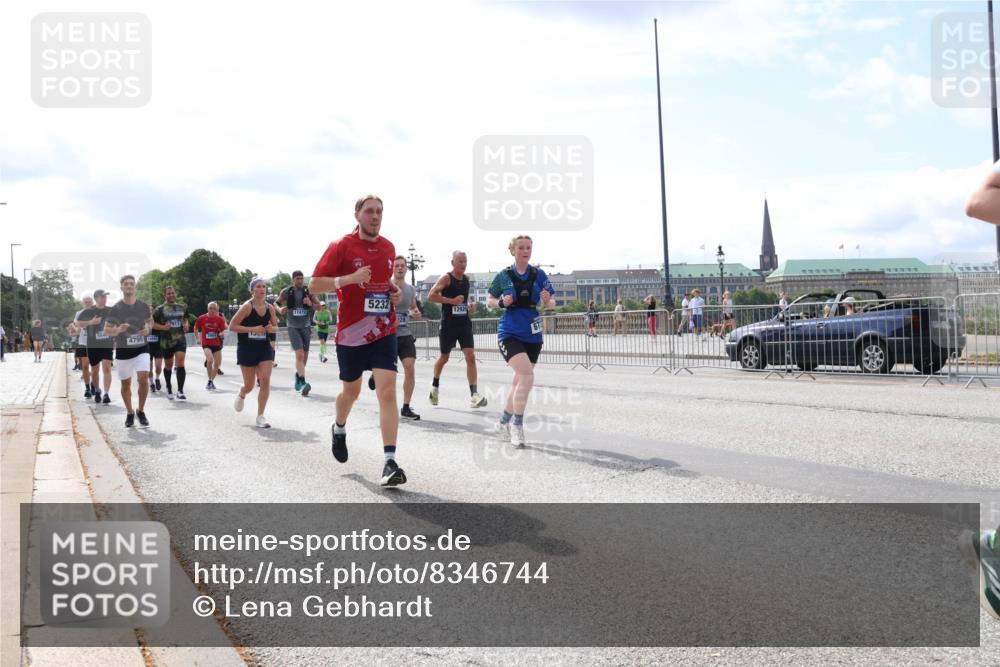 29.06.2025 - hella hamburg halbmarathon Lena Gebhardt http://msf.ph/oto/8346744 29.06.2025 10:13:39 Lombardsbrücke 4795, 913, 15328, 17472, 5232, 12929, 1007, 1131, 1480, 1747, 1859, 2055, 2359, 2721, 2904, 2961, 2987, 3218, 3360, 3728, 3729, 4001, 4187, 4795, 4950, 5232, 5546, 5631, 5719, 6026, 6489, 6710, 6717, 6724, 7346, 7446, 7447, 7460, 7462, 7913, 8279, 8673, 8913, 9128, 9527, 9612, 9631, 10442, 10443, 10977, 11441, 12313, 12492, 12797, 12928, 12929, 13331, 13928, 15085, 15663, 15721, 15722, 15922, 16491, 17472, 17474, 17985, 17988, 18222, 18231, 18732 meine-sportfotos.de
