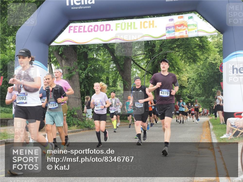 29.06.2025 - hella hamburg halbmarathon KatJ http://msf.ph/oto/8346767 29.06.2025 10:49:48 Zwischen KM18-KM19 1126, 1722, 1724, 4370, 4665, 5734, 6311, 8469 meine-sportfotos.de