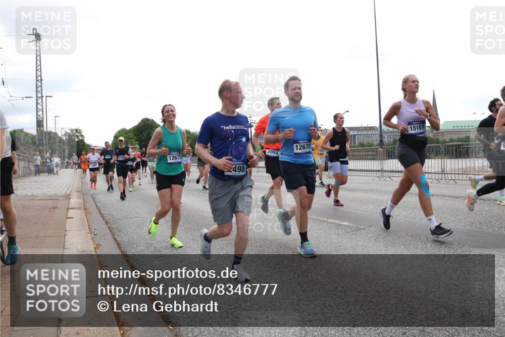29.06.2025 - hella hamburg halbmarathon Lena Gebhardt http://msf.ph/oto/8346777 29.06.2025 10:38:30 Lombardsbrücke 16174, 573, 20, 12677, 498, 3094, 12675, 170, 15101, 56, 1196, 1394, 1457, 1596, 1721, 1742, 1791, 1901, 1966, 2113, 2151, 2498, 2576, 2660, 2693, 2786, 3010, 3094, 3095, 3216, 3242, 3286, 3323, 3338, 3635, 3636, 3716, 3726, 3777, 3841, 3927, 4028, 4139, 4155, 4159, 4259, 4260, 4316, 4414, 4883, 4921, 5085, 5089, 5155, 5300, 5617, 5684, 5713, 5735, 5913, 6199, 6200, 6695, 6696, 6751, 6875, 6930, 7117, 7118, 7148, 7165, 7371, 7552, 7561, 7629, 7692, 7849, 7868, 7914, 8367 meine-sportfotos.de