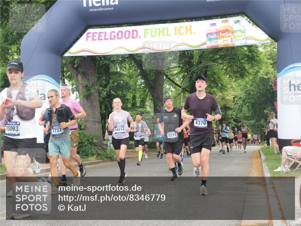 29.06.2025 - hella hamburg halbmarathon KatJ http://msf.ph/oto/8346779 29.06.2025 10:49:48 Zwischen KM18-KM19 1126, 1722, 1724, 4370, 4665, 5734, 6311, 8469 meine-sportfotos.de