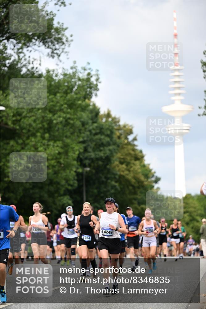 29.06.2025 - hella hamburg halbmarathon Dr. Thomas Lammeyer http://msf.ph/oto/8346835 29.06.2025 10:40:39 Kennedybrücke 1008, 1010, 1102, 1183, 1224, 1284, 3243, 3401, 3699, 3990, 4245, 4902, 4937, 5171, 5246, 5540, 5747, 5919, 6184, 6417, 8530, 8581, 9229, 9295, 9432, 9694, 9701, 10336, 10341, 10531, 10577, 10984 meine-sportfotos.de