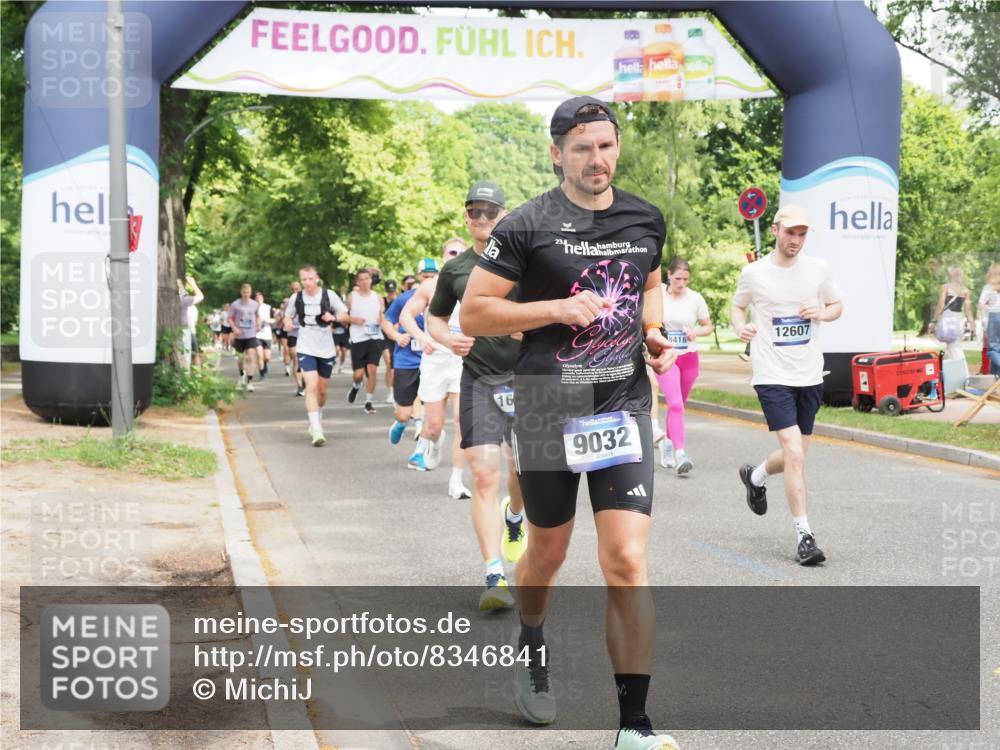 29.06.2025 - hella hamburg halbmarathon MichiJ http://msf.ph/oto/8346841 29.06.2025 10:40:41 Zwischen KM18-KM19 3334, 3999, 5077, 6723, 7918, 8335, 9032, 10724, 11009, 11333, 11689, 12607, 12910, 13033, 13865, 14239, 16467, 16780, 18418 meine-sportfotos.de