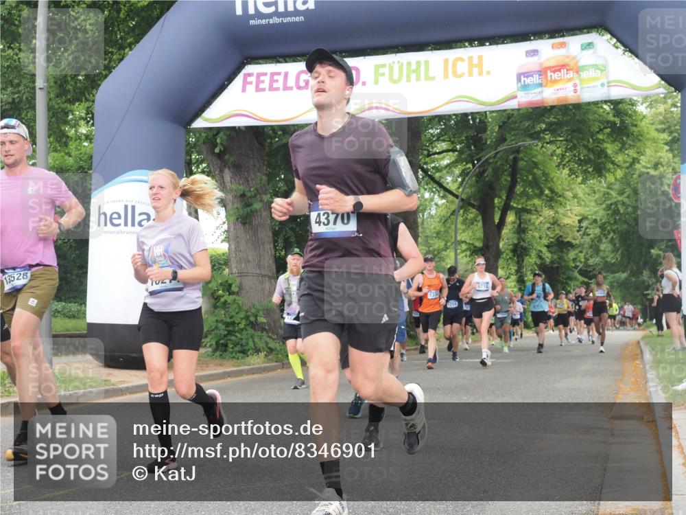 29.06.2025 - hella hamburg halbmarathon KatJ http://msf.ph/oto/8346901 29.06.2025 10:49:50 Zwischen KM18-KM19 1126, 1334, 1573, 1722, 1724, 1881, 3001, 4370, 4665, 5734, 8469 meine-sportfotos.de
