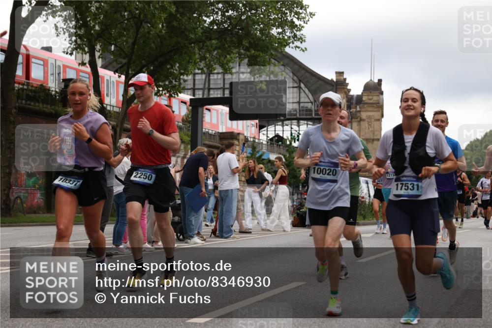 29.06.2025 - hella hamburg halbmarathon Yannick Fuchs http://msf.ph/oto/8346930 29.06.2025 10:52:29 20KM 1319, 1833, 2159, 2250, 2619, 2711, 2996, 3251, 4550, 4767, 5675, 6592, 6860, 7659, 7856, 8089, 8392, 9230, 9553, 9555, 9835, 10020, 10268, 10319, 10518, 10539, 10703, 11394, 11605, 11808, 11846, 12378, 12495, 12734, 12735, 12809, 12879, 13287, 13512, 13654, 13694, 14355, 14673, 15197, 15527, 16189, 16206, 16409, 17531, 17665, 17814, 17839, 17967, 18682, 18727, 18833, 18985, 19002, 19003 meine-sportfotos.de