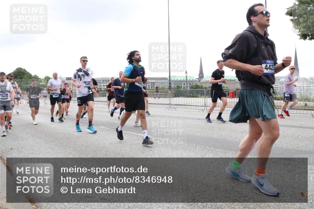29.06.2025 - hella hamburg halbmarathon Lena Gebhardt http://msf.ph/oto/8346948 29.06.2025 10:47:51 Lombardsbrücke 18415, 19062, 10991, 318, 704, 601, 1045, 1503, 442, 1045, 1174, 1175, 1246, 1392, 1434, 1618, 1639, 1701, 1926, 2148, 2163, 2197, 2407, 2491, 2545, 2704, 2790, 2882, 2994, 3049, 3339, 3468, 4037, 4327, 4423, 4856, 4974, 4975, 5621, 5622, 5886, 5895, 6255, 6256, 7240, 7393, 7394, 7403, 7427, 7916, 7970, 8077, 8270, 8310, 8550, 8774, 9356, 9687, 9696, 9697, 10658, 10777, 10794, 10991, 11351, 11458, 11548, 11730, 11738, 11781, 11802, 11909, 12431 meine-sportfotos.de