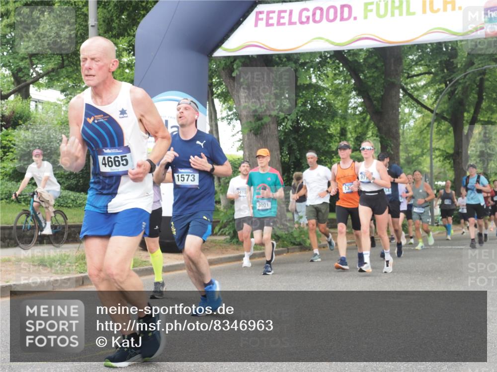 29.06.2025 - hella hamburg halbmarathon KatJ http://msf.ph/oto/8346963 29.06.2025 10:49:51 Zwischen KM18-KM19 1126, 1334, 1573, 1722, 1724, 1881, 3001, 4370, 4665, 5734, 8469 meine-sportfotos.de
