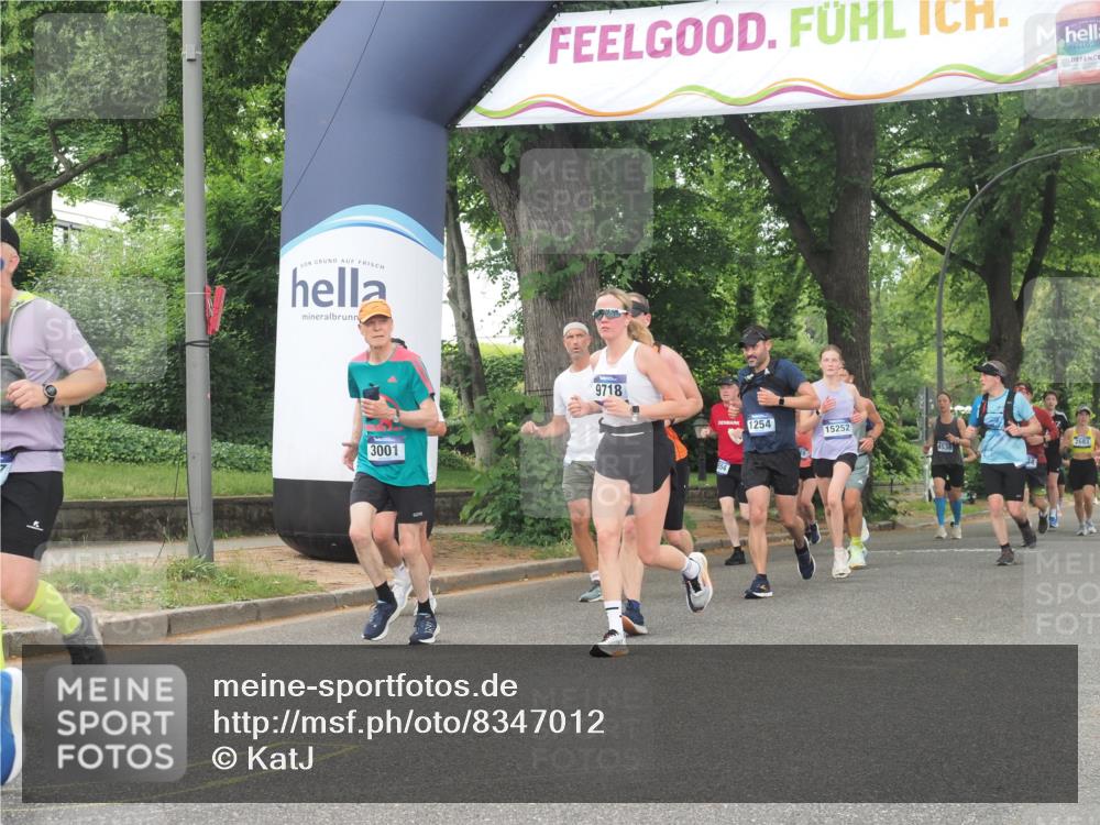 29.06.2025 - hella hamburg halbmarathon KatJ http://msf.ph/oto/8347012 29.06.2025 10:49:52 Zwischen KM18-KM19 1126, 1254, 1334, 1573, 1722, 1724, 1881, 3001, 4370, 4665, 5734 meine-sportfotos.de