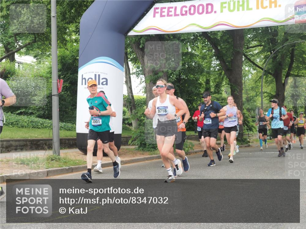 29.06.2025 - hella hamburg halbmarathon KatJ http://msf.ph/oto/8347032 29.06.2025 10:49:52 Zwischen KM18-KM19 1126, 1254, 1334, 1573, 1722, 1724, 1881, 3001, 4370, 4665, 5734 meine-sportfotos.de